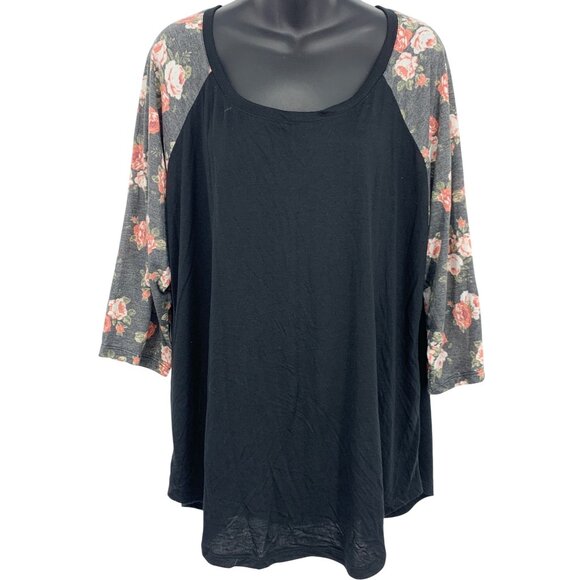Torrid Black Plus Size 2 2X Black Floral Raglan 3/4 Sleeve Top Shirt NWT New - Picture 1 of 7